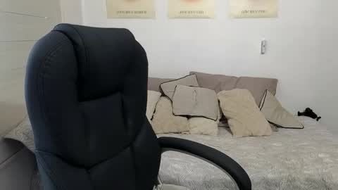 Isaac carter online show from April 20, 2026, 11:35 am