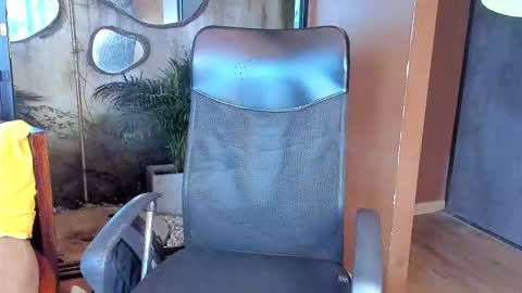 Snapshot of isaac_grimm chatting on January 17, 2026, 3:00 am isaac_grimm online show from January 17, 2026, 3:00 am