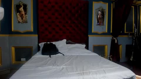 isaac_grimm online show from March 9, 2026, 3:32 am