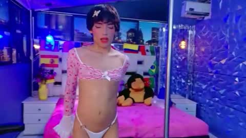 Snapshot of isaacnova chatting on June 25, 2026, 9:08 pm isaacnova online show from June 25, 2026, 9:08 pm