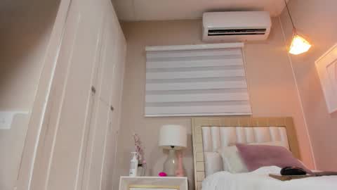 isabela__x online show from March 28, 2026, 11:32 am