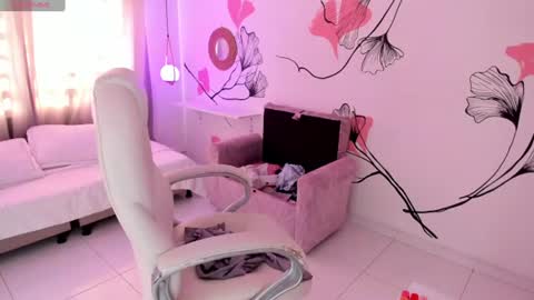 isabela_fiorelli online show from June 11, 2026, 2:04 pm