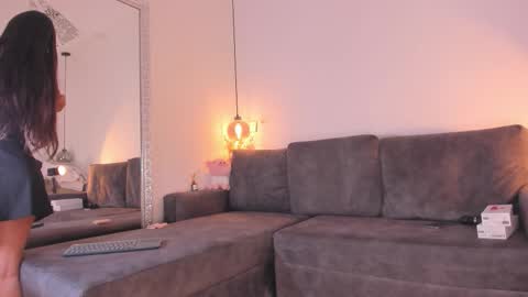 Isabela online show from November 27, 2025, 12:18 pm