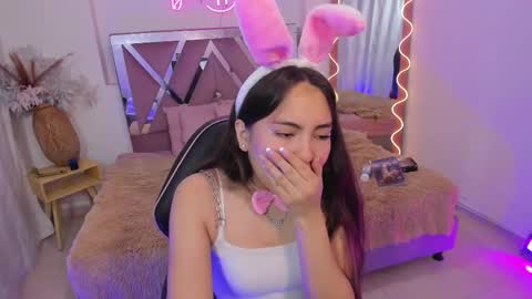 ISABELA  online show from November 22, 2025, 12:04 pm