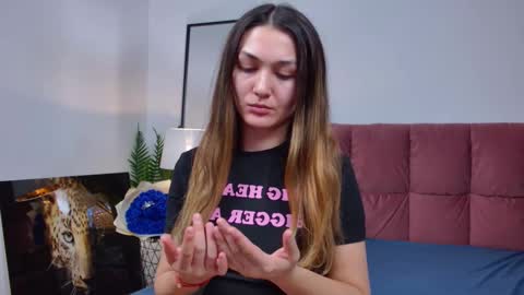 Snapshot of isabelasasha chatting on March 5, 2025, 7:05 am Isa online show from March 5, 2025, 7:05 am