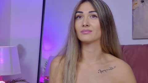 Isa online show from October 3, 2025, 1:19 pm