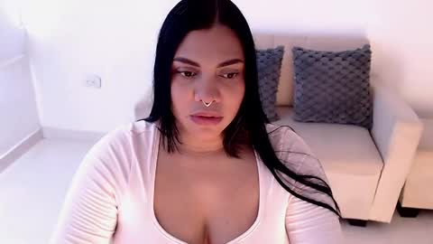 isabelateran online show from May 26, 2026, 6:37 pm