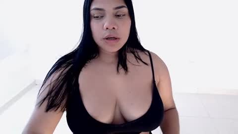 isabelateran online show from August 5, 2026, 6:33 pm