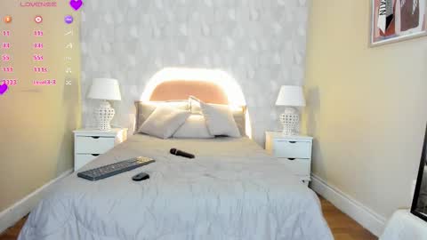 isabella__milf online show from March 26, 2026, 7:19 pm