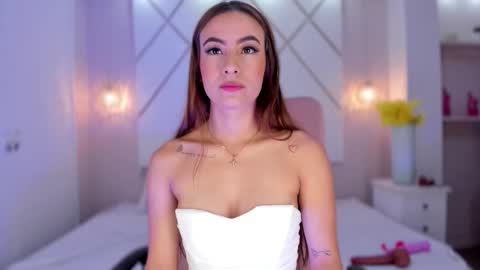 Isa  online show from December 19, 2025, 3:19 pm