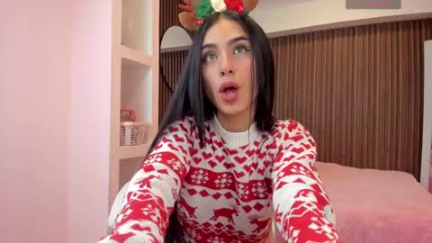 Isabella Cooper online show from December 8, 2024, 8:25 pm