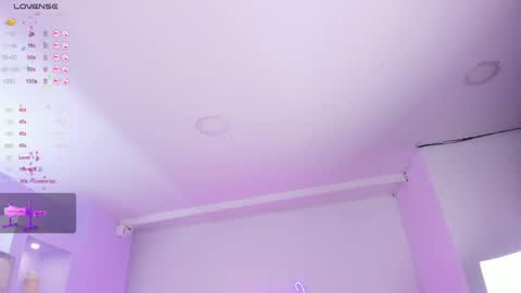 Isa online show from November 14, 2025, 4:33 am