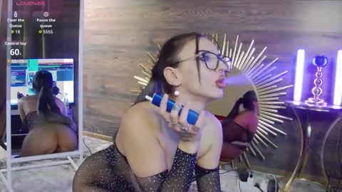 Snapshot of isabella_luxx chatting on October 14, 2025, 8:04 am Isabella online show from October 14, 2025, 8:04 am