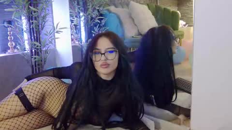 Snapshot of isabella_luxx chatting on October 24, 2025, 2:02 pm Isabella online show from October 24, 2025, 2:02 pm