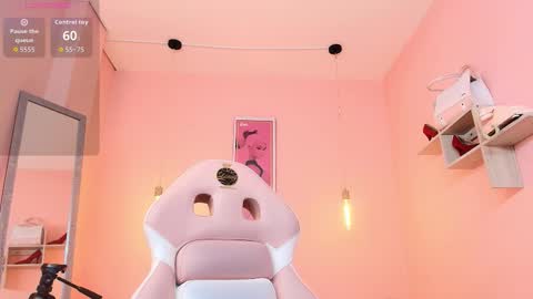 Isa  online show from January 9, 2026, 1:14 pm