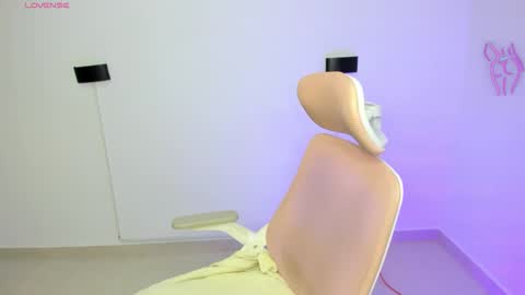 Isabella Thompson online show from January 9, 2026, 8:32 pm