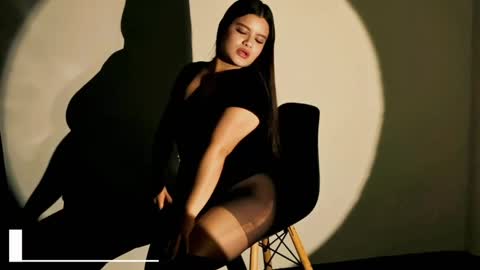 Snapshot of isabella_whiite chatting on April 15, 2026, 7:58 pm Isabella White online show from April 15, 2026, 7:58 pm