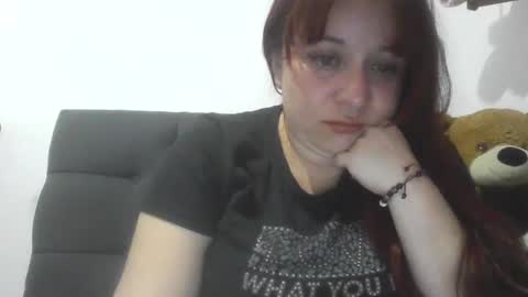 isabellaa_hills_ online show from April 19, 2026, 10:01 pm