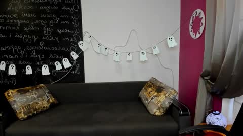 isabellabler online show from October 30, 2025, 12:50 pm