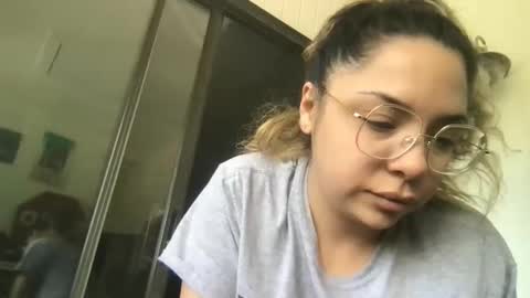 isabellaelizabeth online show from March 29, 2026, 4:29 pm