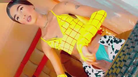 isabellagirs online show from October 10, 2025, 4:50 pm