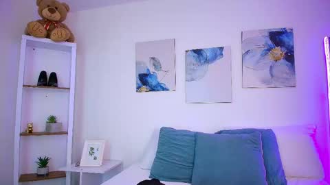 Isabella  online show from May 8, 2026, 1:38 pm