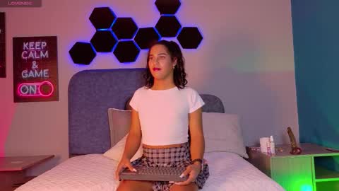 Isabella online show from November 13, 2025, 12:31 am