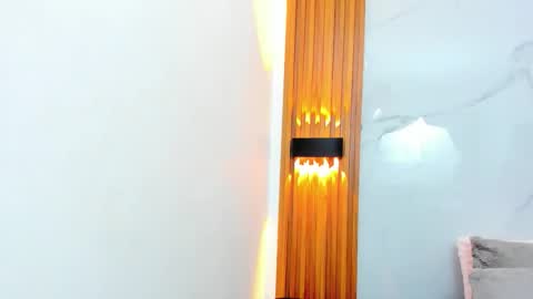 isabellamonet online show from December 16, 2025, 11:04 am