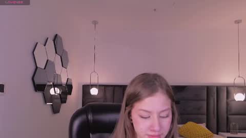Isabella Moretti online show from July 19, 2026, 5:22 am