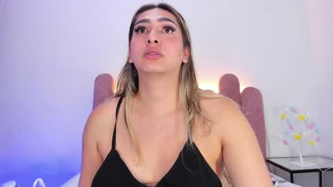 Snapshot of isabellas_smith chatting on February 1, 2025, 7:36 am Martina IG martissmith01 online show from February 1, 2025, 7:36 am