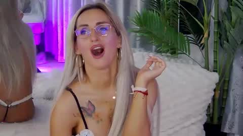 IsabelleEthan online show from May 23, 2026, 2:06 am