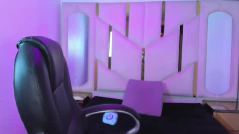 isabellrodriguez18 online show from March 13, 2026, 3:57 am