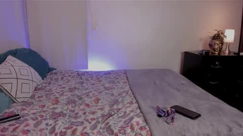 Isa online show from September 12, 2025, 2:00 am