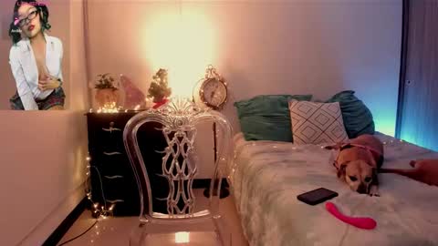 Isa online show from November 29, 2025, 3:31 am