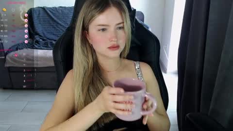 Snapshot of isabelswan chatting on May 25, 2026, 2:45 pm isabelswan online show from May 25, 2026, 2:45 pm