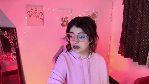 Snapshot of isaferrer06 chatting on October 20, 2025, 9:54 am Isabella Ferrer online show from October 20, 2025, 9:54 am