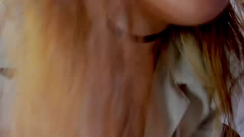 Snapshot of isamoon_ chatting on June 26, 2026, 12:48 am Isa online show from June 26, 2026, 12:48 am