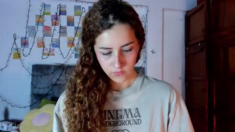 Snapshot of isangel_ chatting on February 10, 2026, 5:00 am Isabela online show from February 10, 2026, 5:00 am