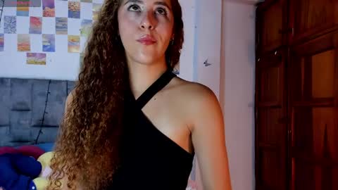 Isabela  online show from April 16, 2026, 2:34 am