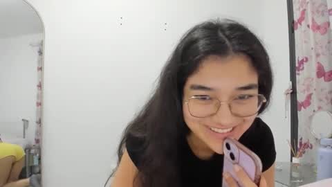 Isa Suarez online show from March 6, 2026, 10:28 pm