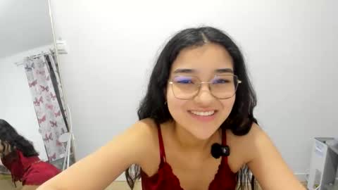 Isa Suarez online show from April 6, 2026, 7:48 pm