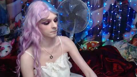 Sele online show from May 31, 2026, 10:44 pm