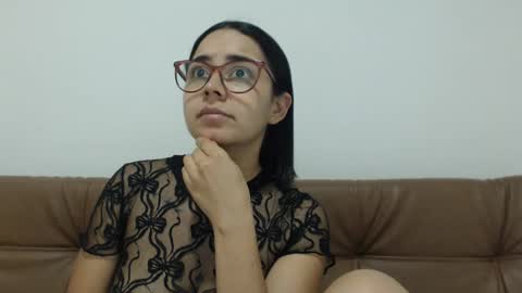 Emma online show from November 8, 2025, 3:07 am