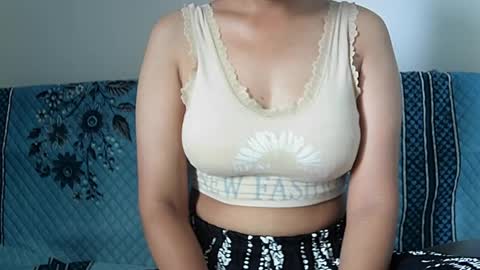 ishika_singh_ online show from June 26, 2026, 1:54 am