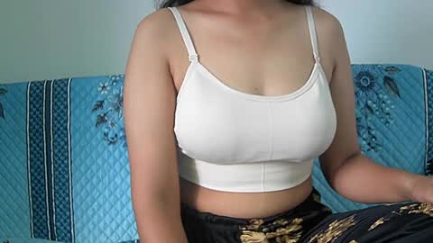 ishika_singh_ online show from July 7, 2026, 3:20 am