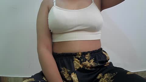 ishika_singh_ online show from July 14, 2026, 2:05 am