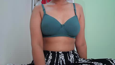 ishika_singh_ online show from July 16, 2026, 2:06 am