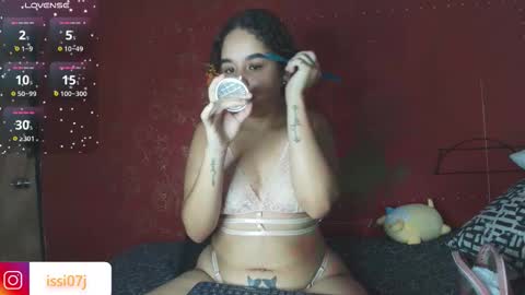 Snapshot of isis_blade chatting on October 17, 2025, 6:32 pm Isis Blade online show from October 17, 2025, 6:32 pm