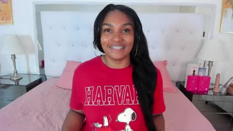 Vanessa online show from April 7, 2026, 11:32 am