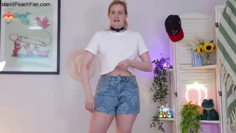 Lou  Peaches online show from June 19, 2026, 2:10 pm